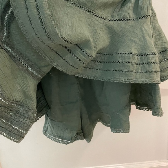 AERIE Rock 'N' Ruffle Palm Green Skort Size XS - Picture 4 of 7